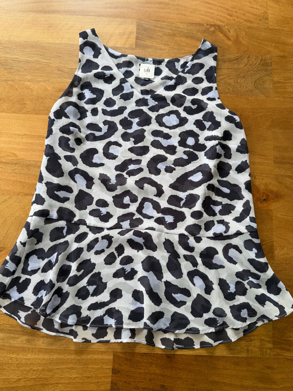 CAbi Navy, Gray & Ivory Leopard Print Sheet Sleeveless top Size Small